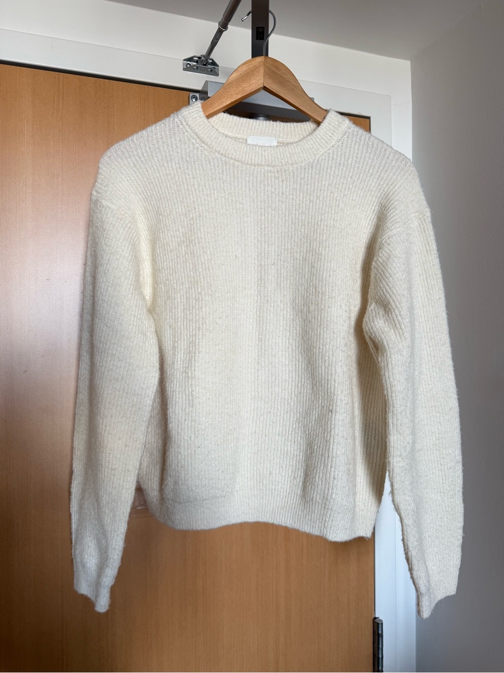 H&M Ivory Ribbed Crewneck Sweater